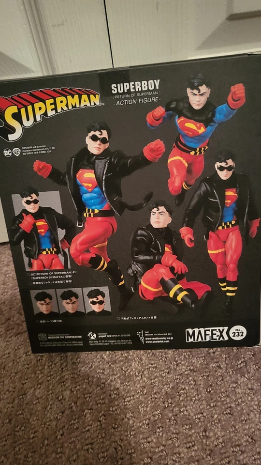 Incompleto AUTÉNTICO Medicom Mafex Superboy no. 232 El regreso de Superman  Foto 2 de 4