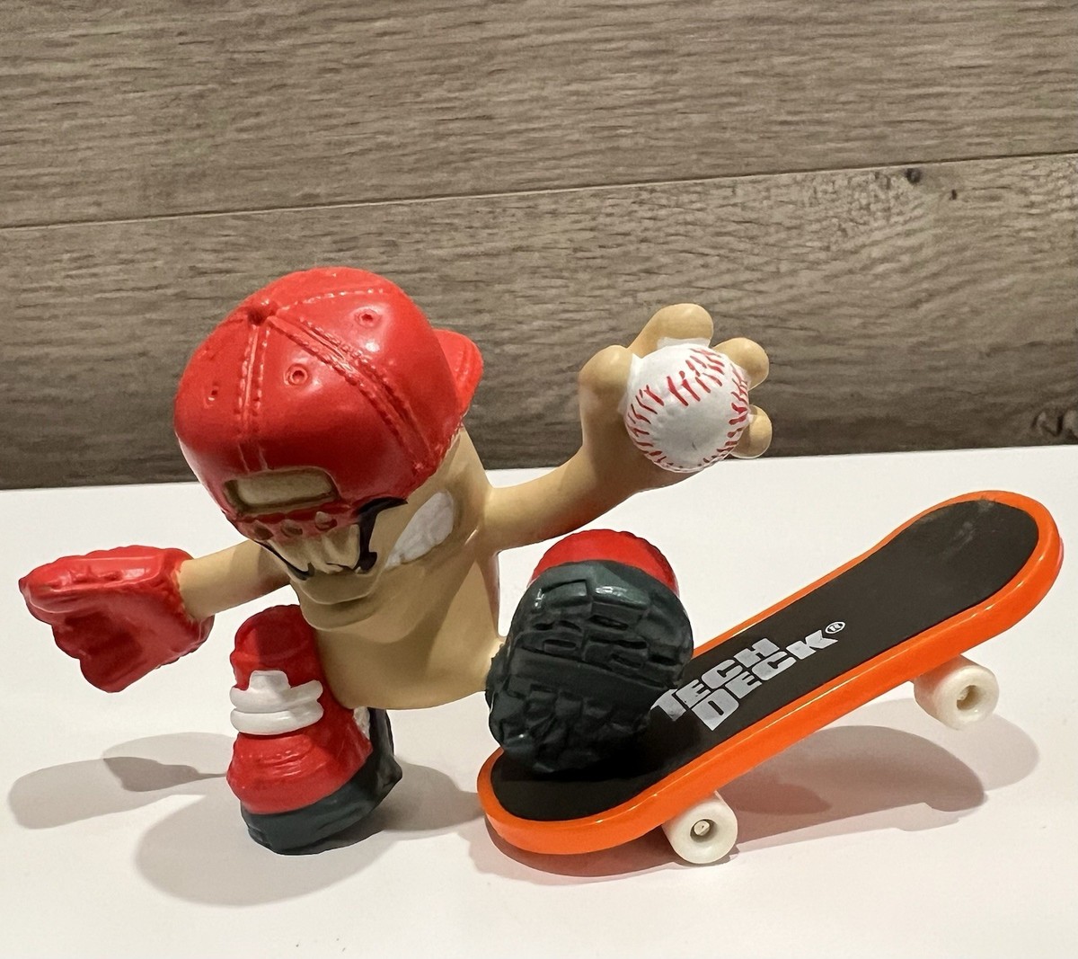 Vintage 2004 Tech Deck Dudes Magnetic “Homer” w/Magnetic Feet