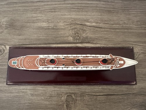 Model of SS Normandie Ocean Liner - Rare With Certificate Of Auth Motor Museum - Picture 8 of 8