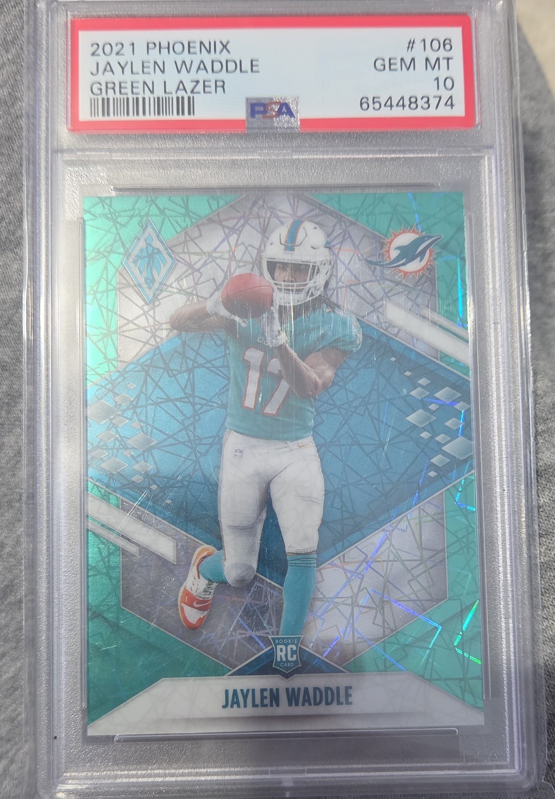 2021 Panini Phoenix - Rookie Jaylen Waddle #106 Green Lazer /25 (RC) view 2