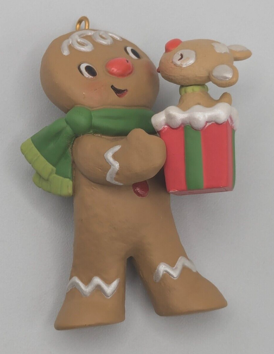 Hallmark Keepsake Kisses for Kacey 2014 Limited Edition Christmas Ornament  