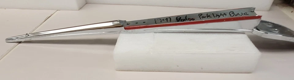 Dodge D19 1941 lado izquierdo del conductor cromo luz de estacionamiento carrocería base 910556 nuevo en stock Foto 3 de 4