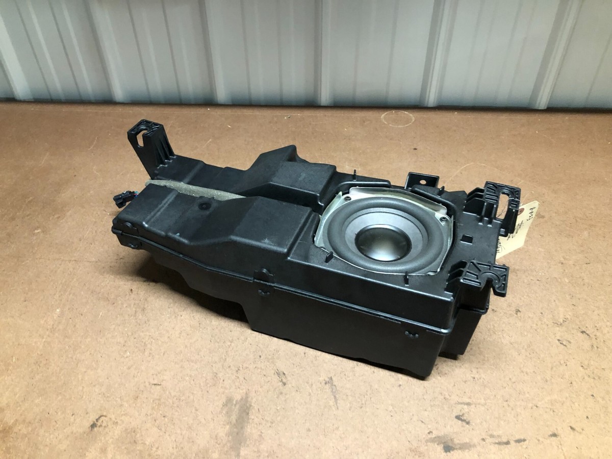 2007-2009 Chevrolet Suburban Bose Subwoofer Speaker | 15902129