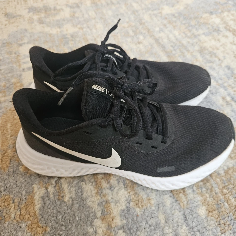 Size 7 - Nike Revolution 5 Anthracite W - Image 4 of 4