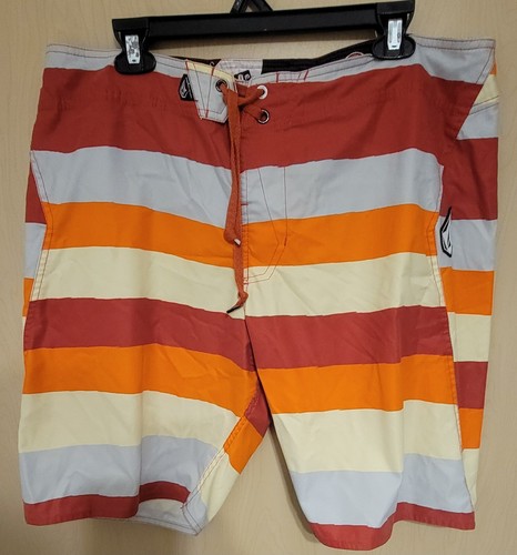 VOLCOM Pure Function 2 Way Stretch Mens Sz 38 Boardshorts Swim Trunks - Picture 2 of 10