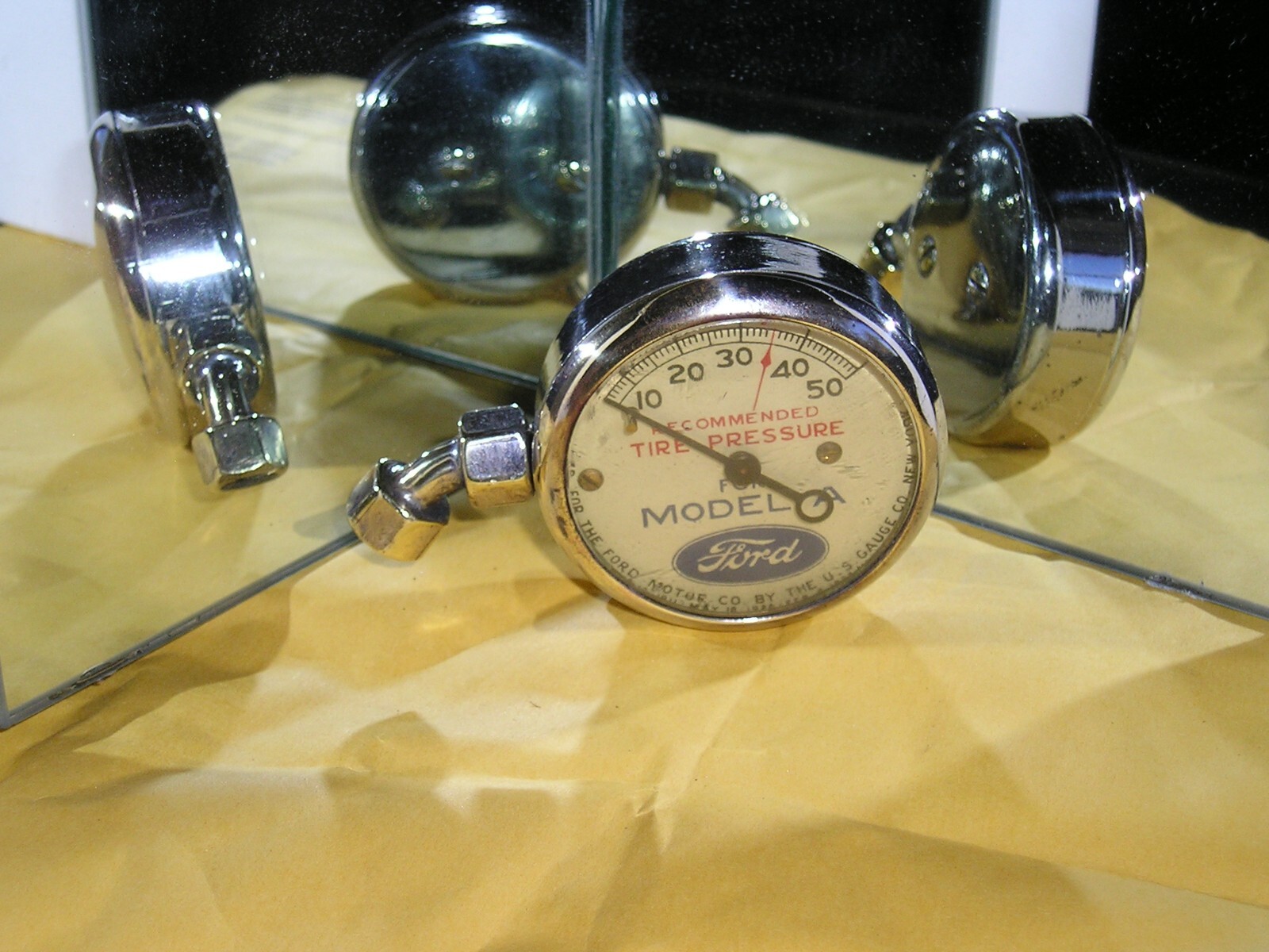 Beautiful Antique US Model A Ford Tire Gauge Vintage Tool Kit Display