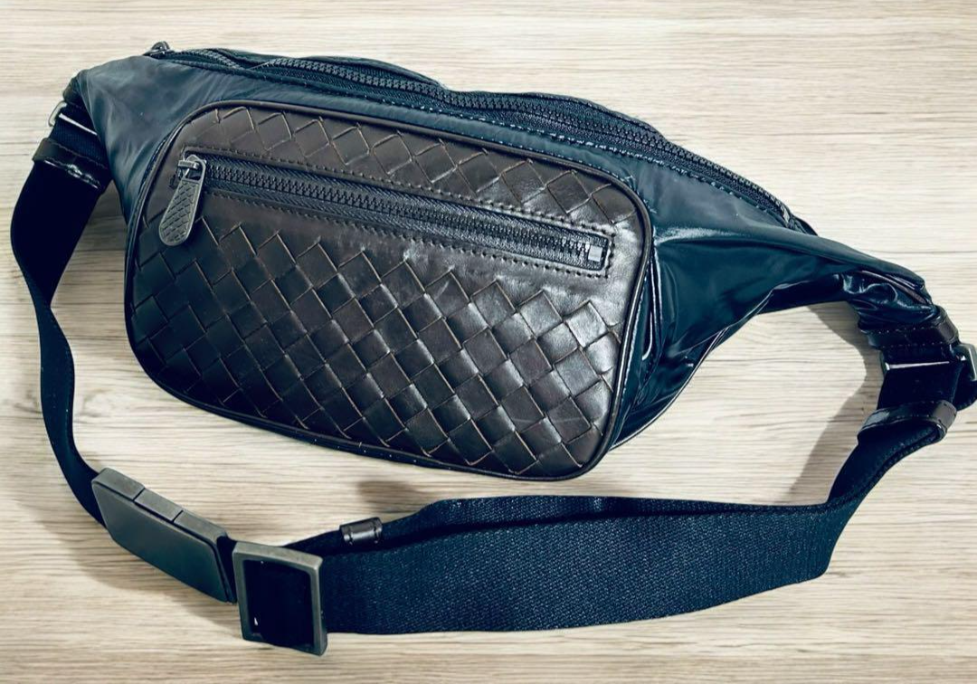 【BOTTEGA VENETA】INTRECCIATO BELT BAG Bottega Veneta Black Brown Intrecciato Fanny Pack Waist