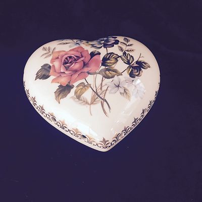 Princess House England Pomander Potpourri Sachet Holder Heart Shaped