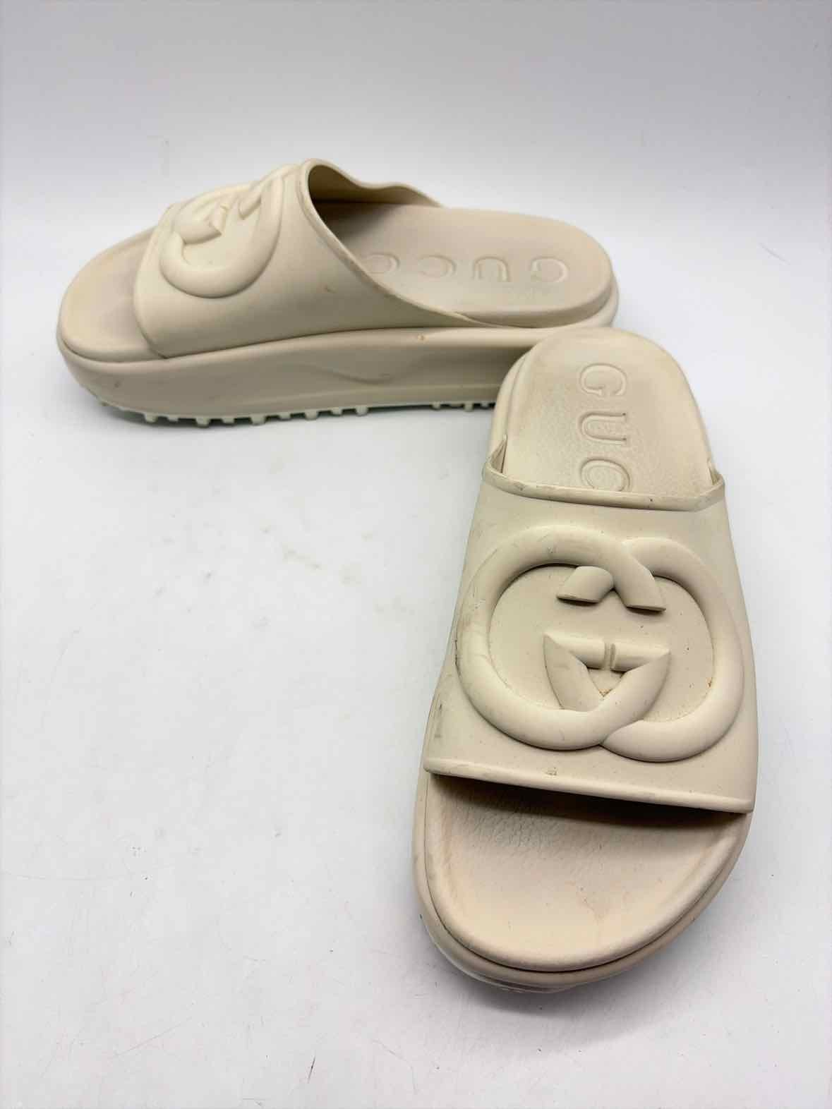 Pre-Owned Gucci White Size 37 Slide Flats