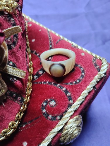 Bakelite And Mother Of Pearl Vintage Ring Sz 9.5 - Picture 5 of 24