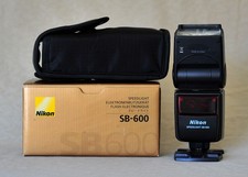 Nikon SB-600 AF Speedlight i-TTL Flash   Near Mint in Box, Case, Stand, Manuals