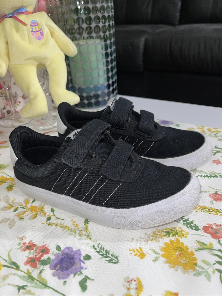 ADIDAS Vulcraid shoes for boys Black skate shoes size KIDS 12 Adjust Straps