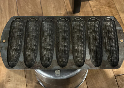 Vintage Lodge Cast Iron 7-Ear Cornbread Corn Stick Pan 27C2 Made In USA 27c 