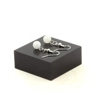 Mineralien Und Edelsteine. Ohrringe 1 Perle Mondstein 8 Mm