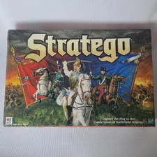 Stratego Board Game by Milton Bradley 1999 Strategy Capture Family Fun COMPLETE!