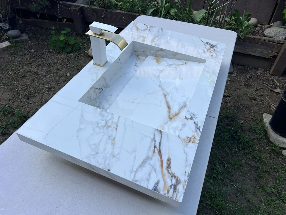 Lavabo de baño de gres porcelánico artesanal. Foto 2 de 4