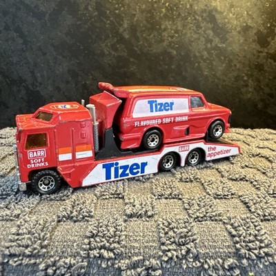 B954 - Matchbox Team Convoy TC-12 Kenworth Racing Transporter - Tizer Team