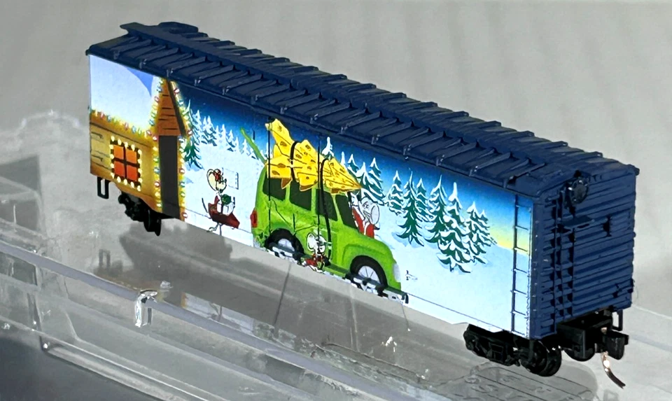 MICRO-TRAINS Z SCALE MICRO-MOUSE 2020 CHRISTMAS CAR 50700680 - Image 2 of 4
