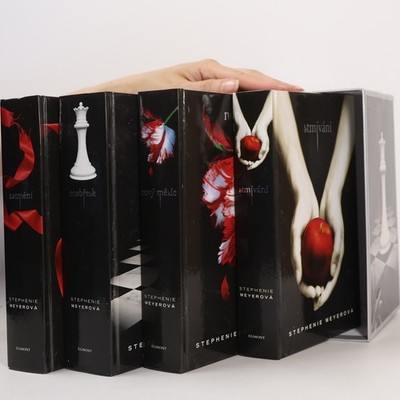 Twilight sága 1-4: Stmívání. Nový měsíc. Zatmění. Rozbřesk  |  Stephenie Meyer