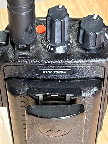 Motorola XPR7380e 800-900MHz two way radio - Zdjęcie 5 z 6