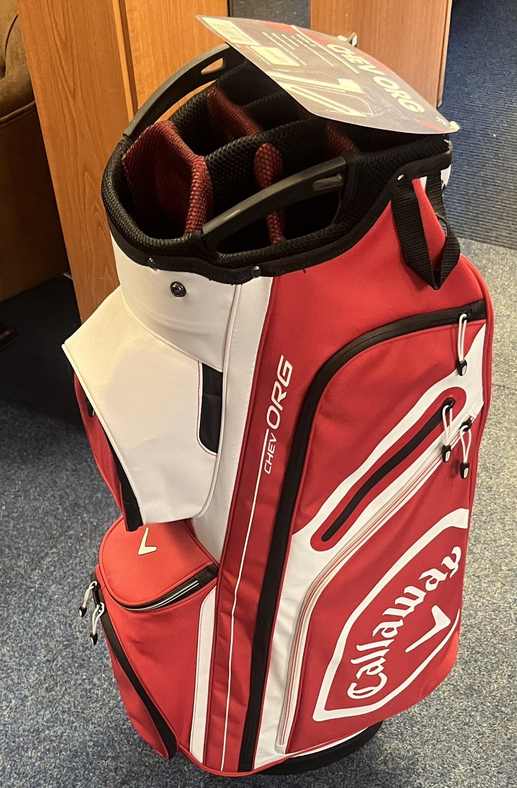 Callaway Chev Org Golf Bag 14 Way DividerRed/WhiteRain Hood Included