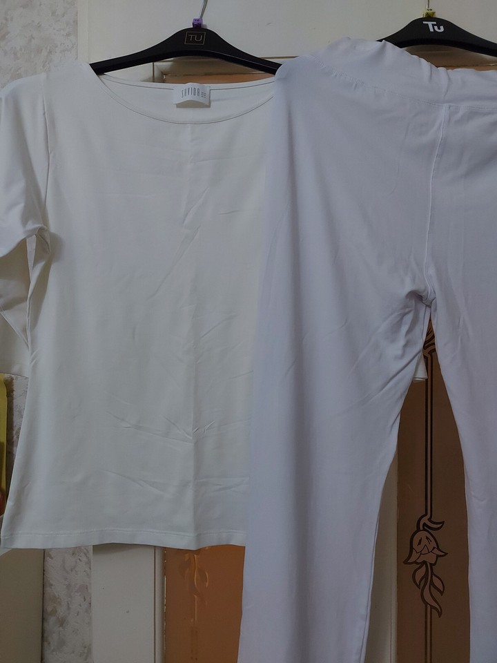 LOVELY WHITE WIDE LEG LIGHTWEIGHT TROUSES w CREAM TShirt Savioa SIZE