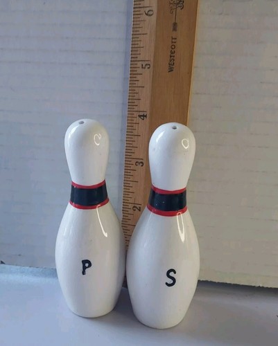 Salt and Pepper Shakers Bowling Pin Inarco Japan Set Kitchen Novelty Home Sport - Picture 10 of 11