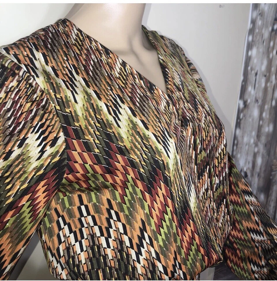 Vestido para mujer Emma & Michele M multicolor manga 3/4 cinturón estilo envolvente verde Foto 3 de 4