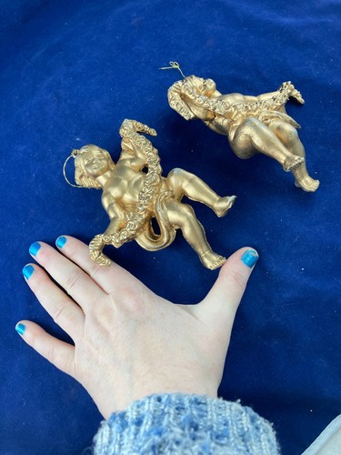 Vintage Christmas Tree Decorations Cherub Angel Pair Flower garland Gold Plastic - Picture 4 of 5