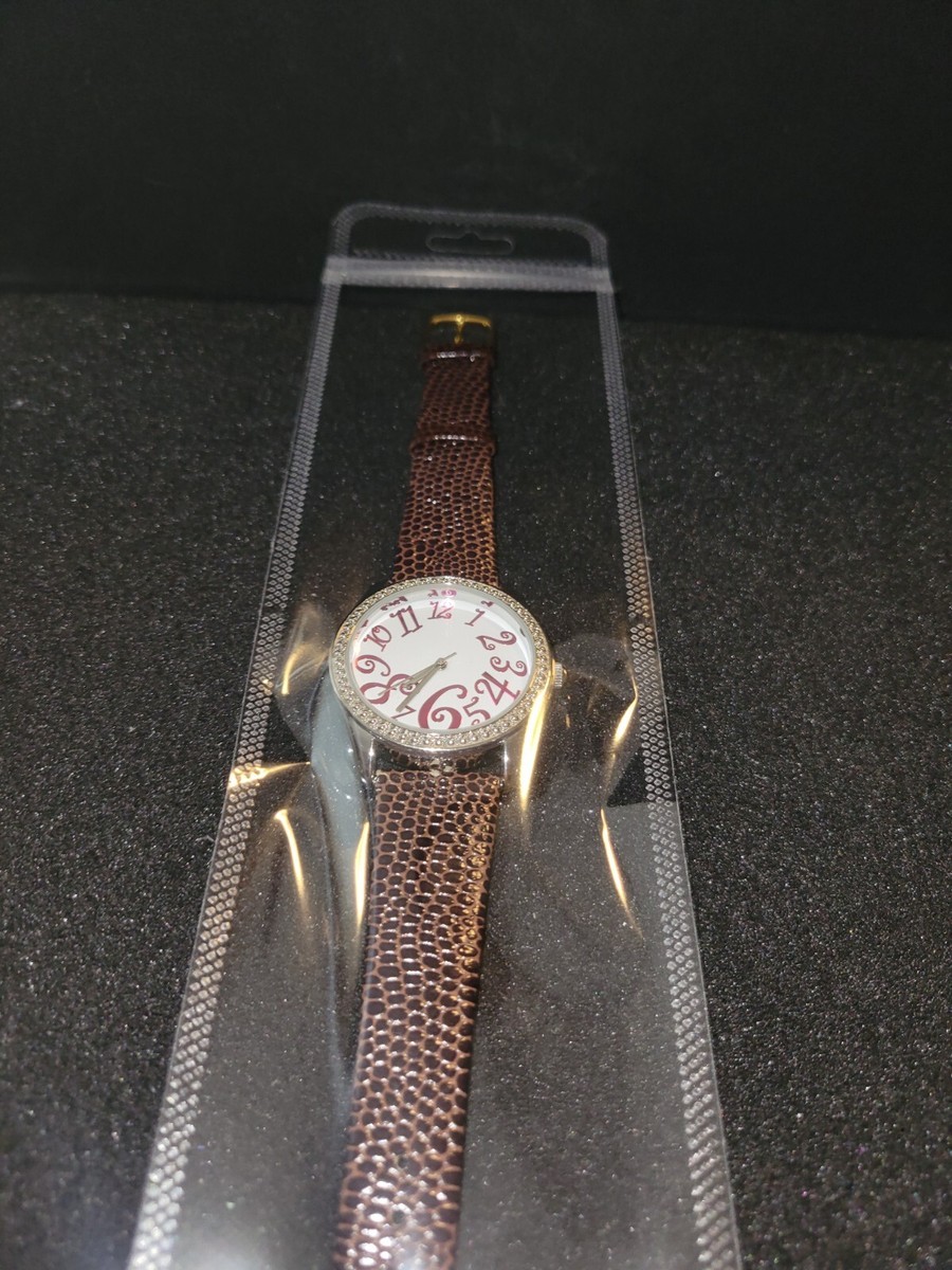 Ladies silver tone stylish watch Amazon.com: OLEVS Women main image 3
