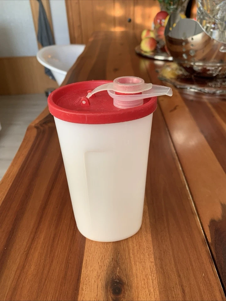 Tupperware Schlemmerkännchen Ölprinz Kanne ,Rot/weiss ,16cm.Hx9cm.Längex8cm.B - Bild 2 von 4