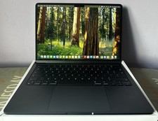 Apple MacBook Air 2022 M2 13.6 Midnight 256GB SSD 8GB RAM- 100% Battery