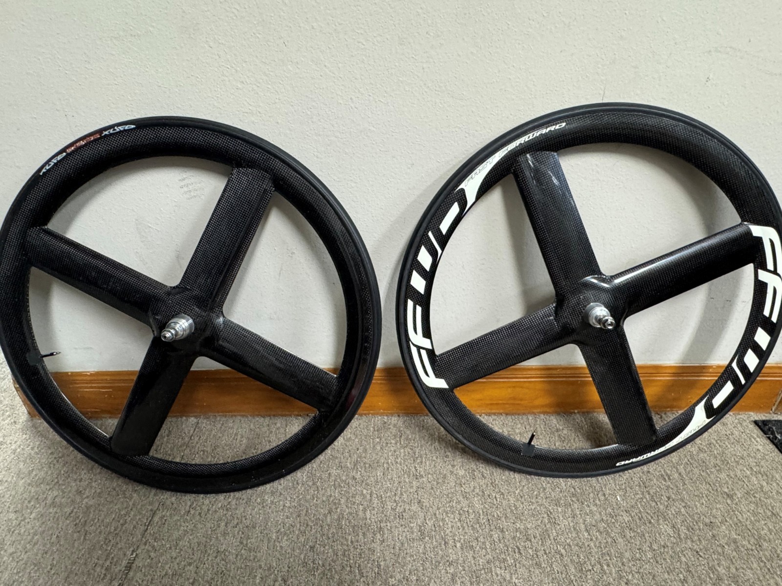 FFWD Four T track quad four spoke fixed gear wheelset size 700c