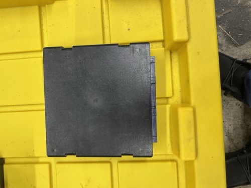 99-02 Sierra silverado Body Control Module Part No 09371990 BCM - Picture 2 of 3