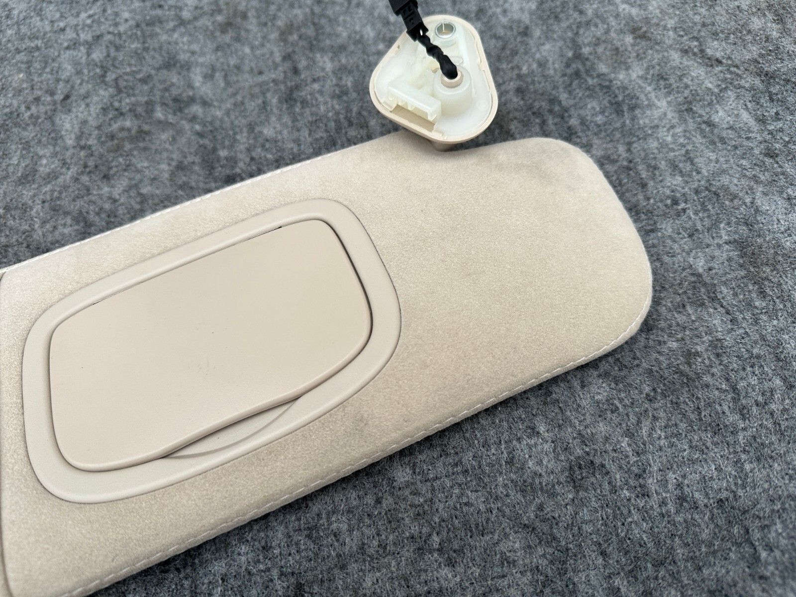 RIGHT SIDE ALCANTARA SUEDE SUN VISOR TAN 67K 13-20 MASERATI QUATTROPORTE GTS