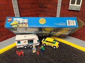 LEGO CITY: Car and Caravan (4435) 2012 NEAR COMPLETE