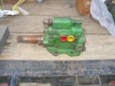 John Deere  Tractor Power Steering Control Valve 70 720 730
