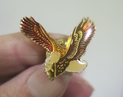 Vintage Metal & Enamel Fun Wares Eagle in Flight Vest Jacket Lapel Badge Pin 1''
