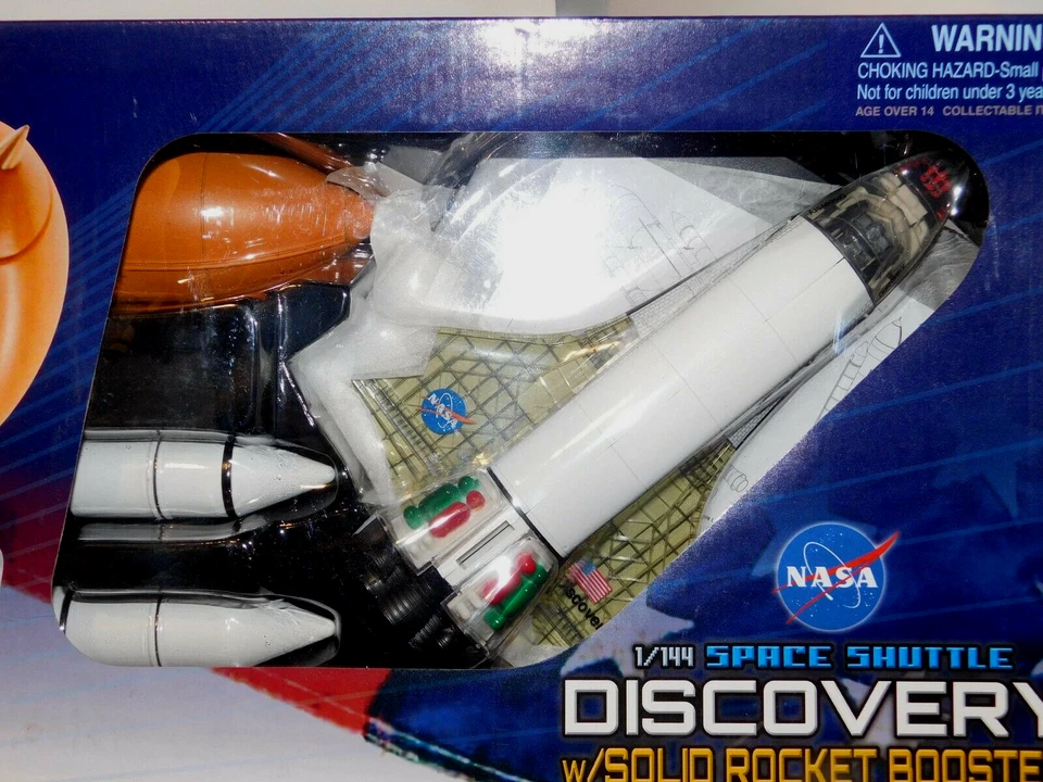 NASA Space Shuttle Discovery Launch Configuration DRAGON MODELS 47403 1:144 - Image 3 of 4