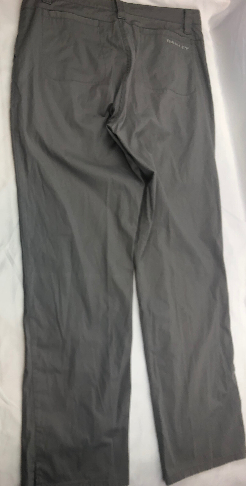 Oakley Mens Golf Utility Pants Size 36X33 Gray Flat Front Chino Rn