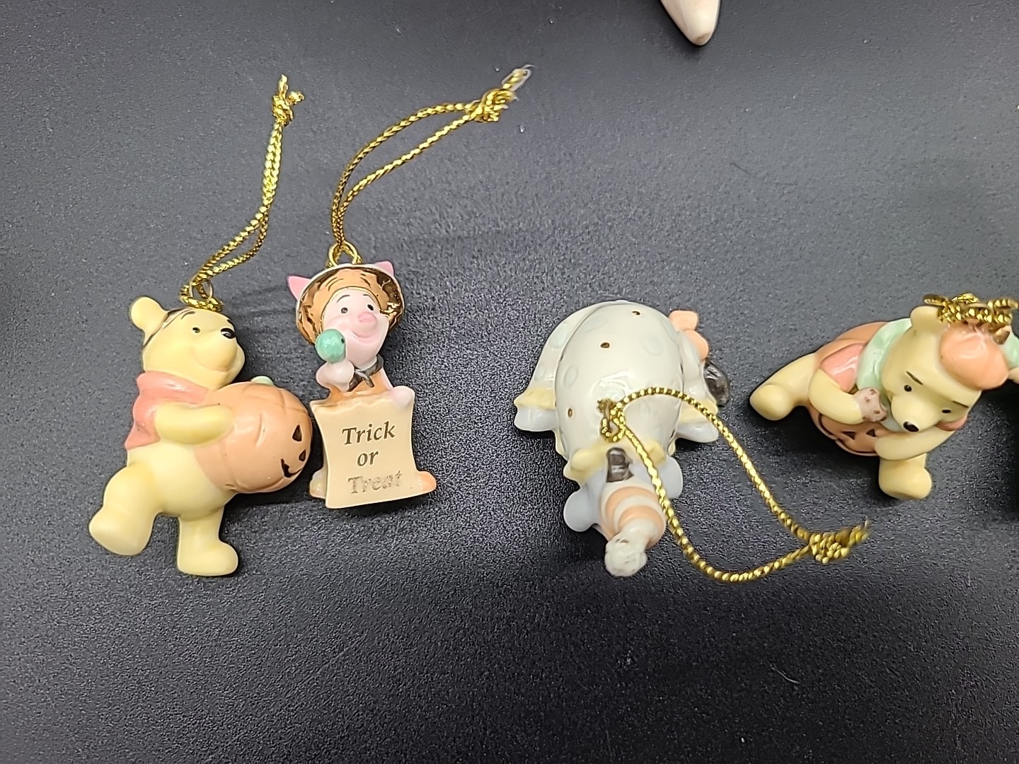 Lenox Disney Winnie "The Pooh Trick Or Treat Tree" w/10 Ornaments Set 