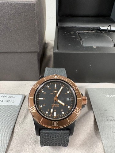 Excellent condition Glycine Golden Eye Combat Sub