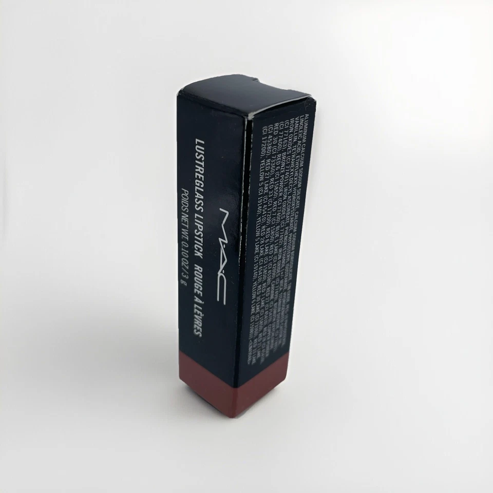 Batom M.A.C LustreGlass Rouge A Levres 0,10 oz/3 g - Lindo acabamento brilhante - Imagem 2 de 4