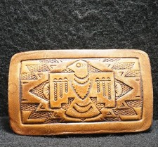 WJ11132 VINTAGE 1970s NATIVE AMERICAN INDIAN BIRD ARTWORK LEATHER BELT BUCKLE