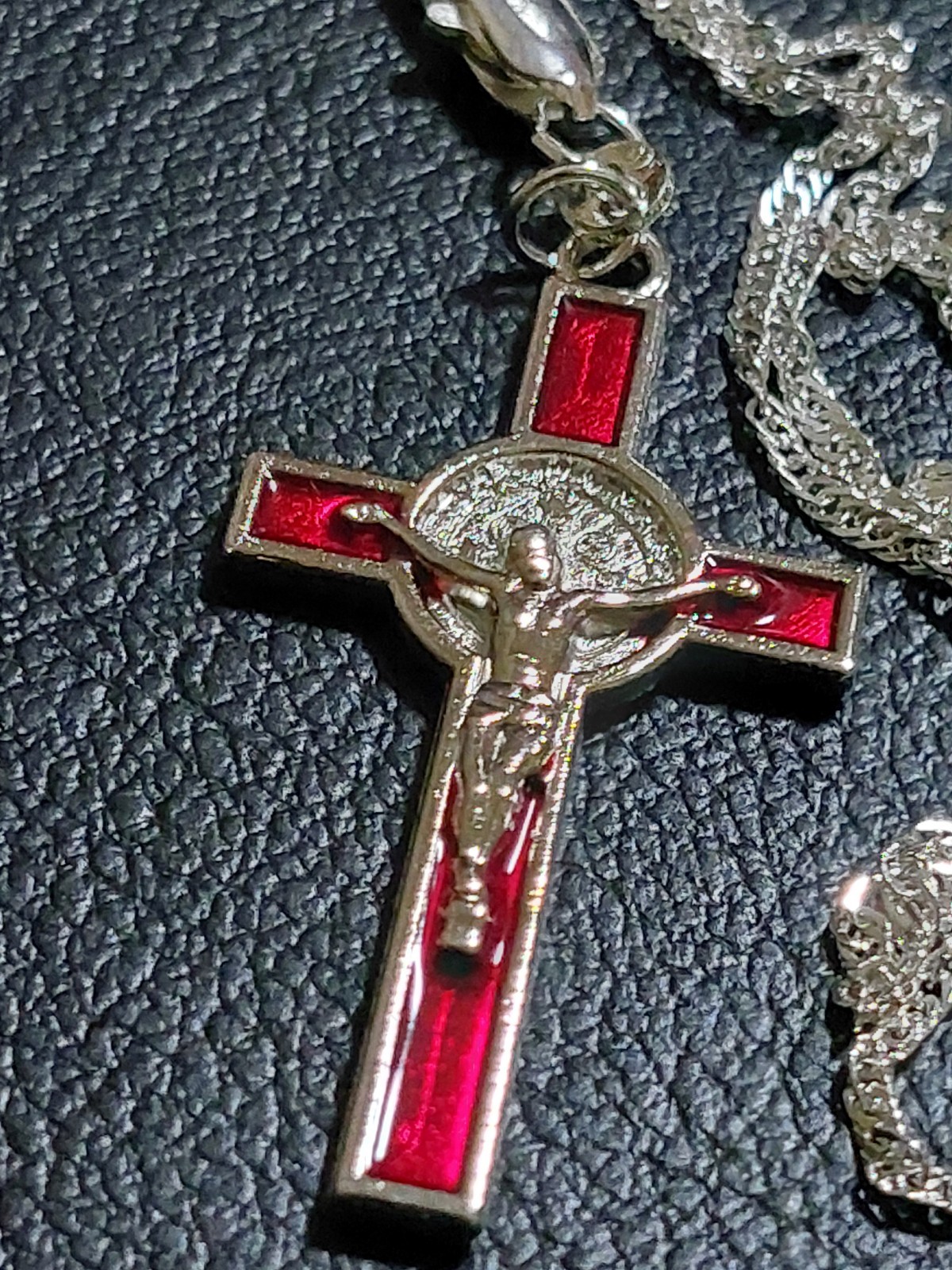 Halskette Singapurkette 925 mit Jesuskreuz Heilige Benedikt Rot Emailliert