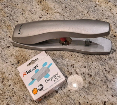 Rexel Odyssey strapazierfähiger Hefter mit Heftklammern - 60 Blatt Kapazität