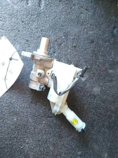 Cilindro maestro de freno CVT compatible con 09-14 CUBE 90806 Foto 3 de 4