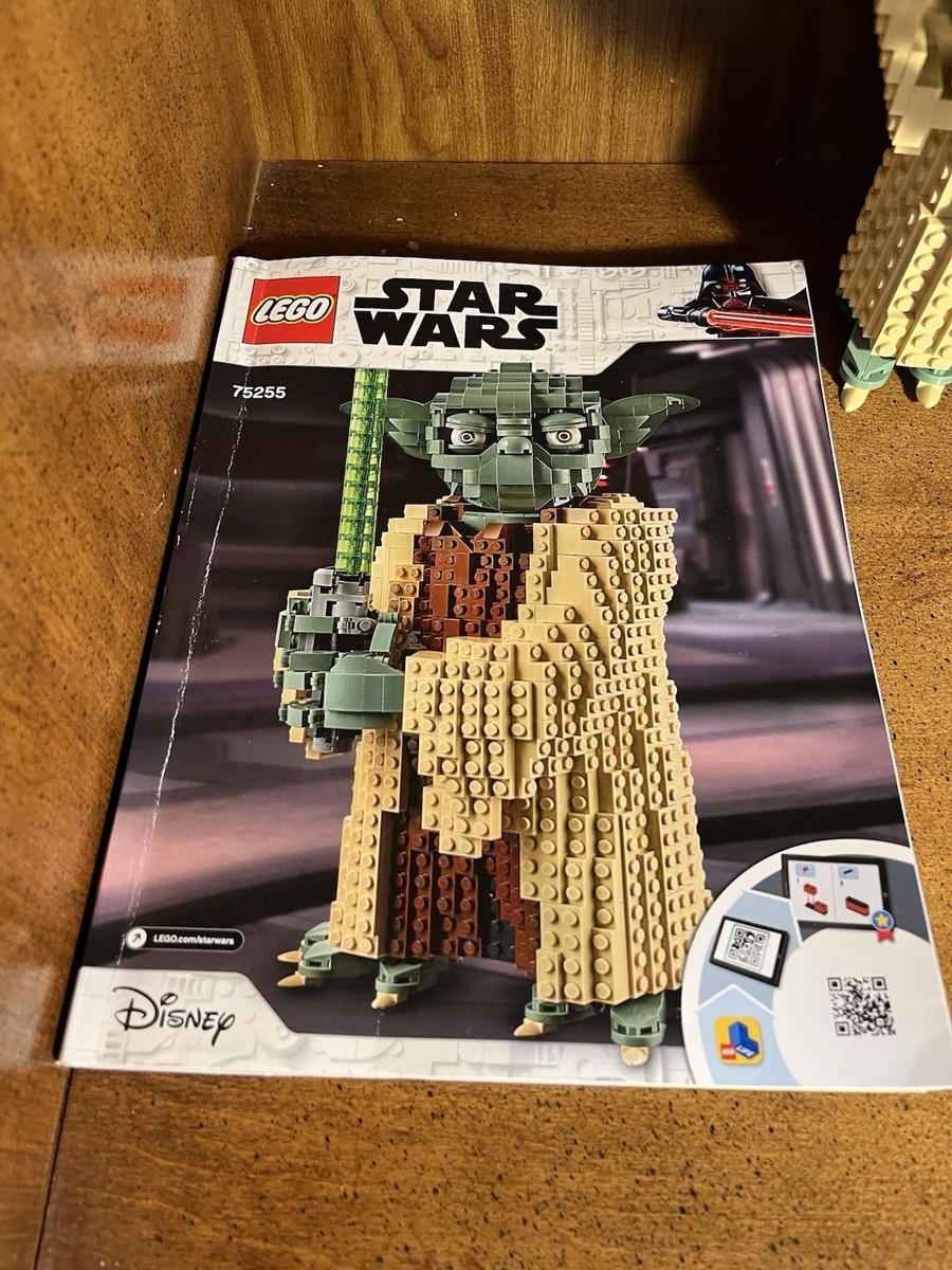 LEGO Star Wars: Yoda (75255) 98% Complete Mini-Fig Plaque W/ Book