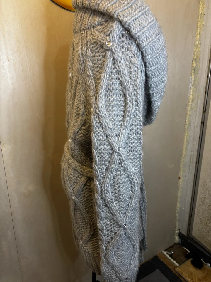 Suéter largo rosa para mujer Foto 3 de 4