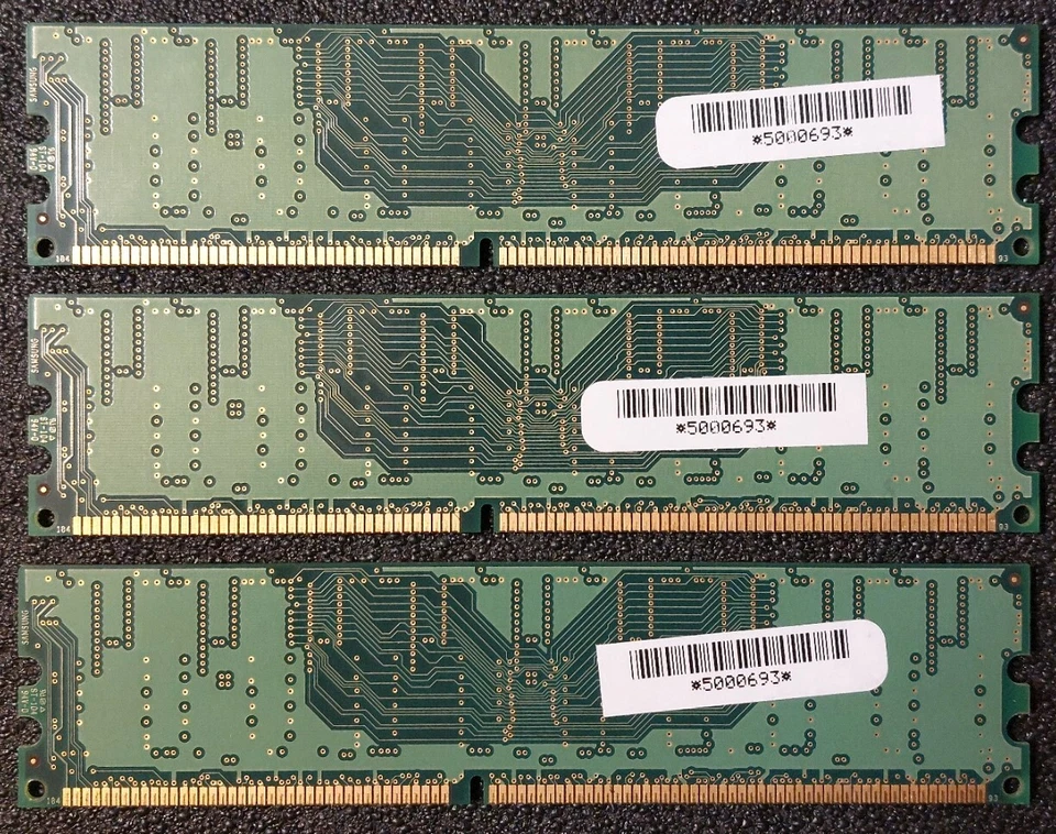 Lot of 4 SAMSUNG 256MB PC-3200 DDR-400 184-PIN 2.5V DIMM M368L3223ETM-CCC - Image 2 of 2